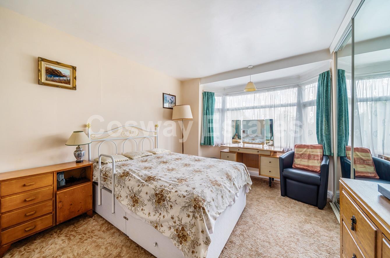Pursley Road, London